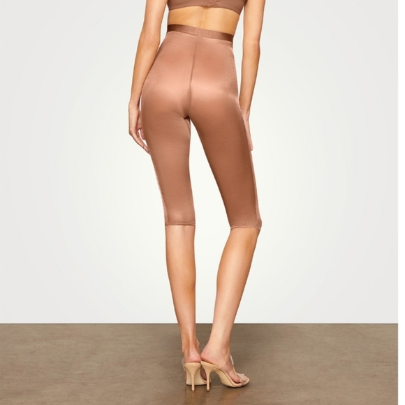 Skims sienna shapewear chopped leggings bnwt - Picture 3 of 5